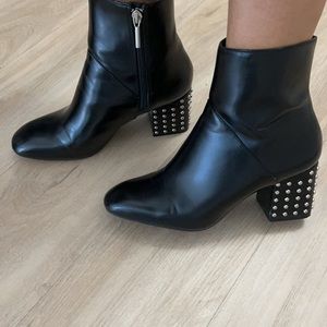 Brand-Zara Trafaluc; Size- 38 ; Color- Black;